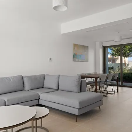 Serenity Waves 26 别墅 拉纳卡