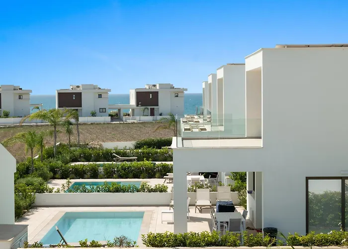 Serenity Waves 26 Villa Larnaca