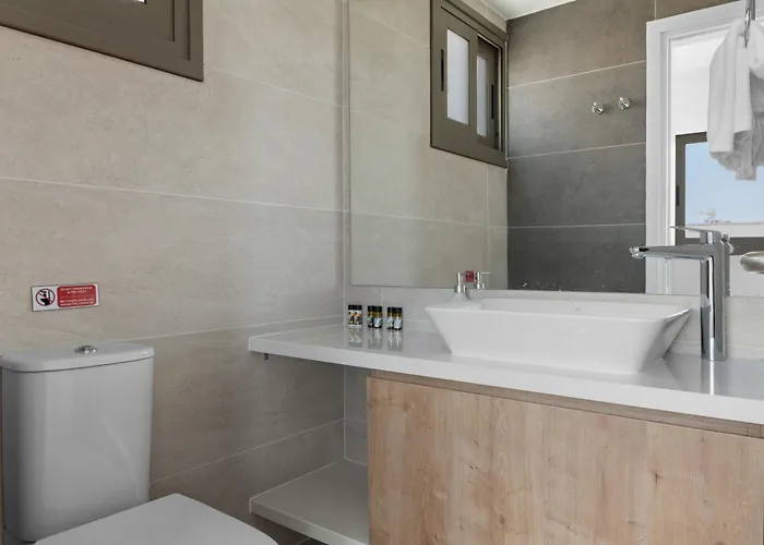 Vila Serenity Waves 26