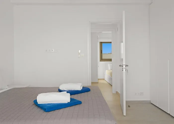 Serenity Waves 26 Larnaca