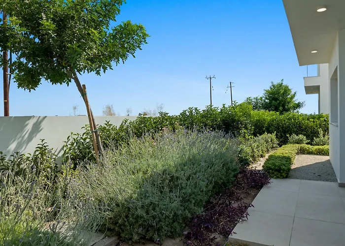 Serenity Waves 26 Vila